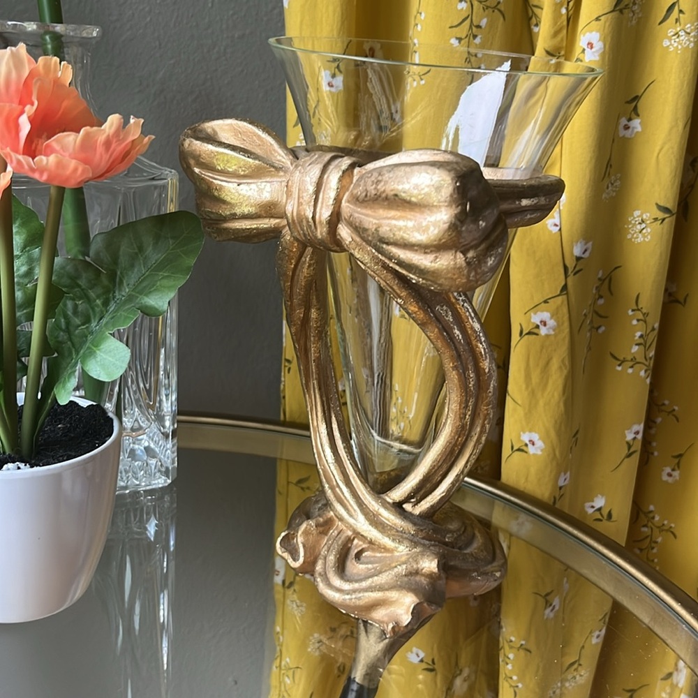 Vintage Gold Bow Resin and Glass Vase 8” - Picture 11 of 11